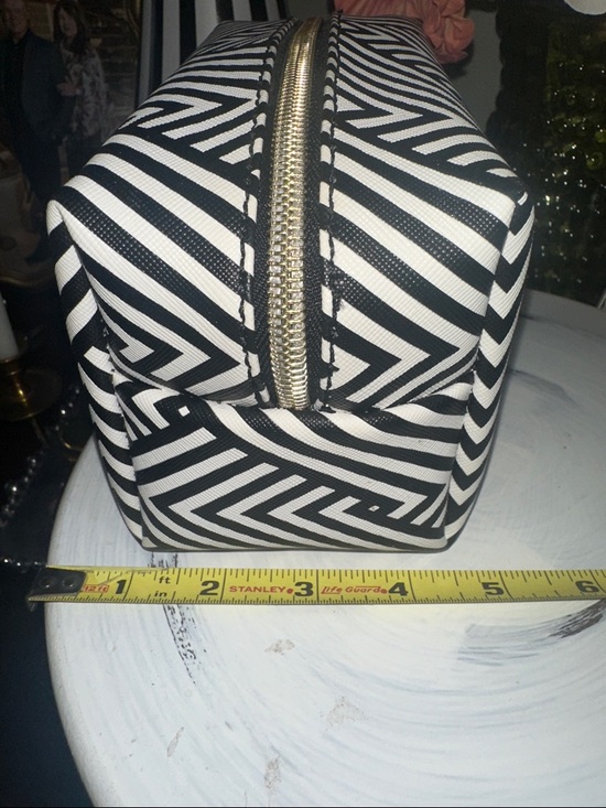 Dabney Lee Black and White Zebra Zigzag Cosmetic Bag NWOT - Picture 9 of 10